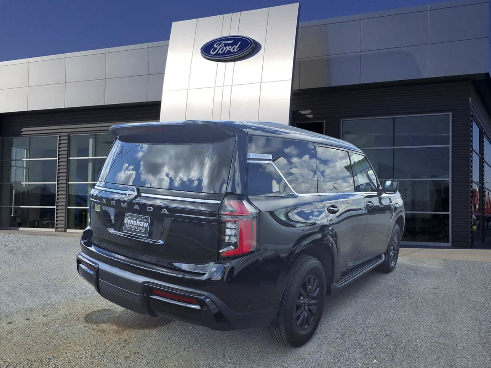 Used 2025 Nissan Armada SV AWD/4WD image 2