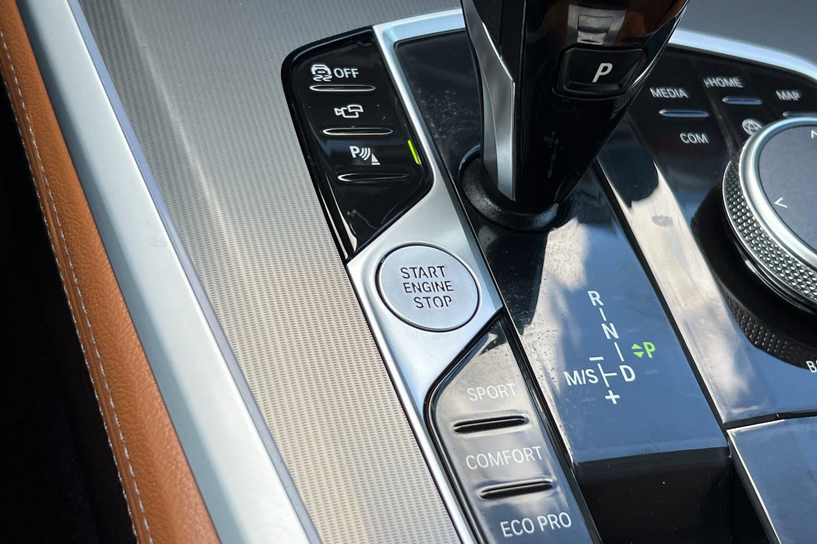 Used 2022 BMW X5 xDrive40i w/ Parking Assistance Package image 24