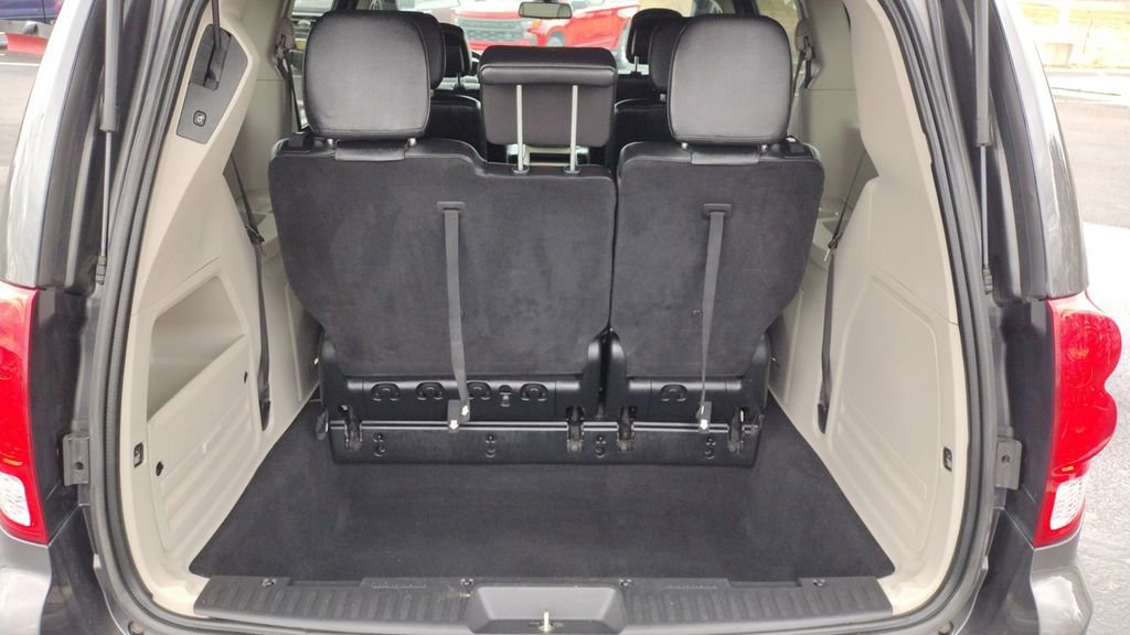 Used 2020 Dodge Grand Caravan SXT FWD image 24