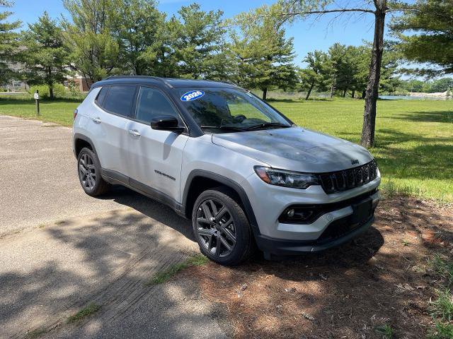 Used 2026 Jeep Compass Limited AWD/4WD image 30