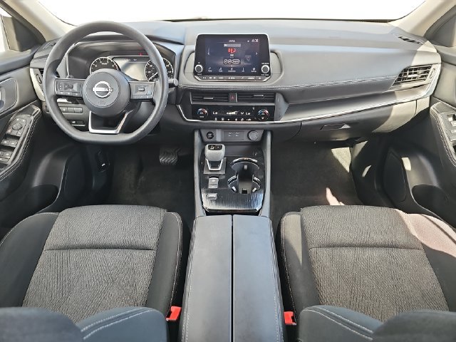Used 2024 Nissan Rogue SV FWD image 11