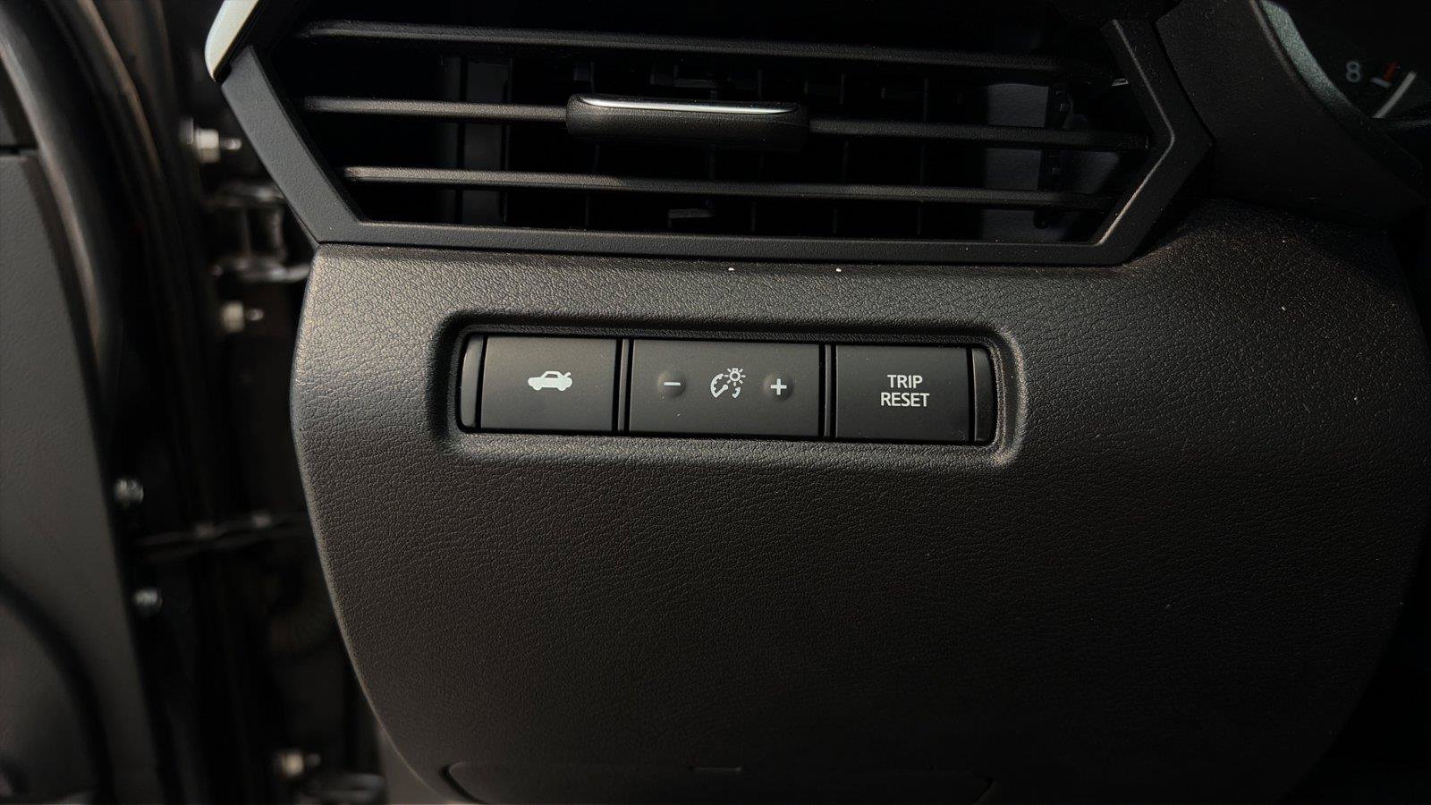 Used 2024 Nissan Altima 2.5 SV FWD image 21