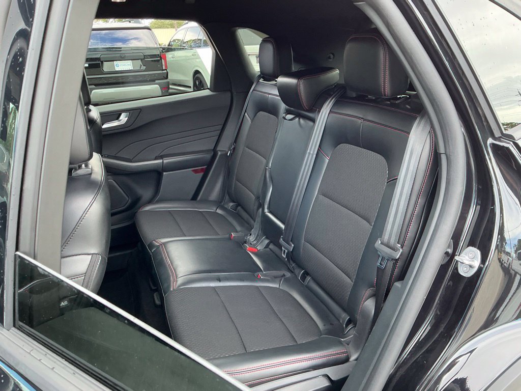 Certified 2025 Ford Escape ST-Line FWD image 27