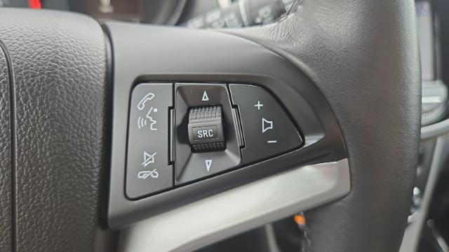 Used 2022 Chevrolet Trax LT w/ LT Convenience Package AWD/4WD image 19