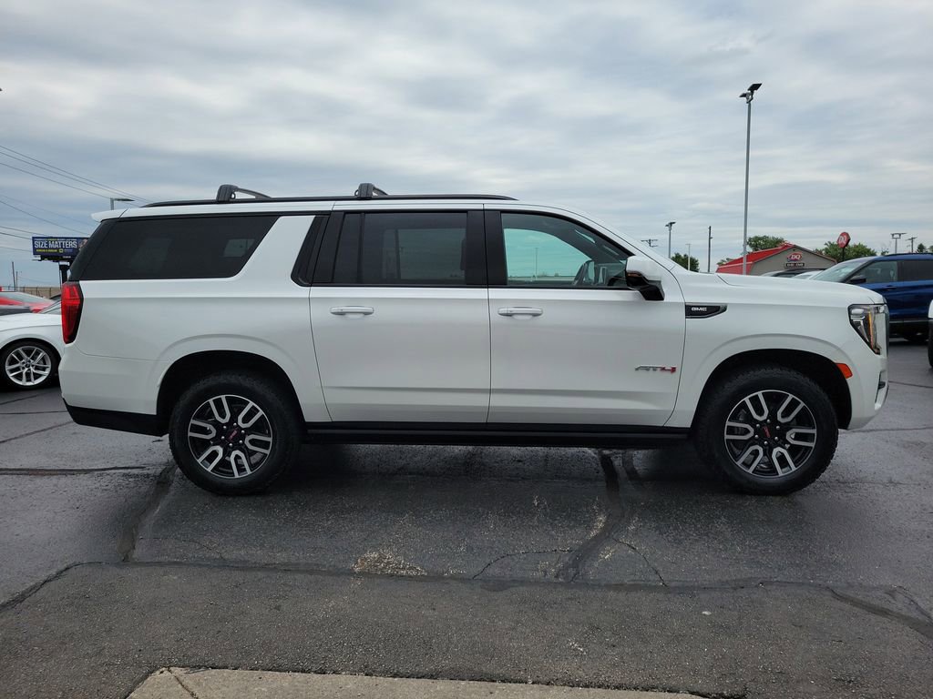Used 2021 GMC Yukon XL AT4 w/ AT4 Premium Package AWD/4WD image 3