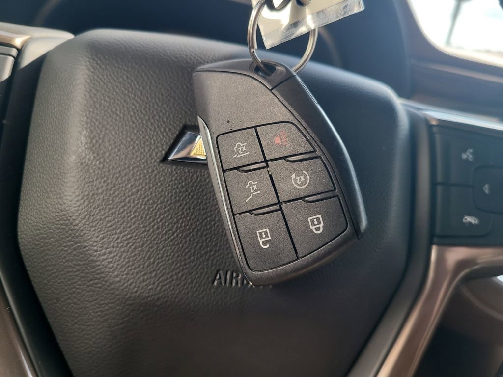 Used 2023 Chevrolet Suburban High Country image 33