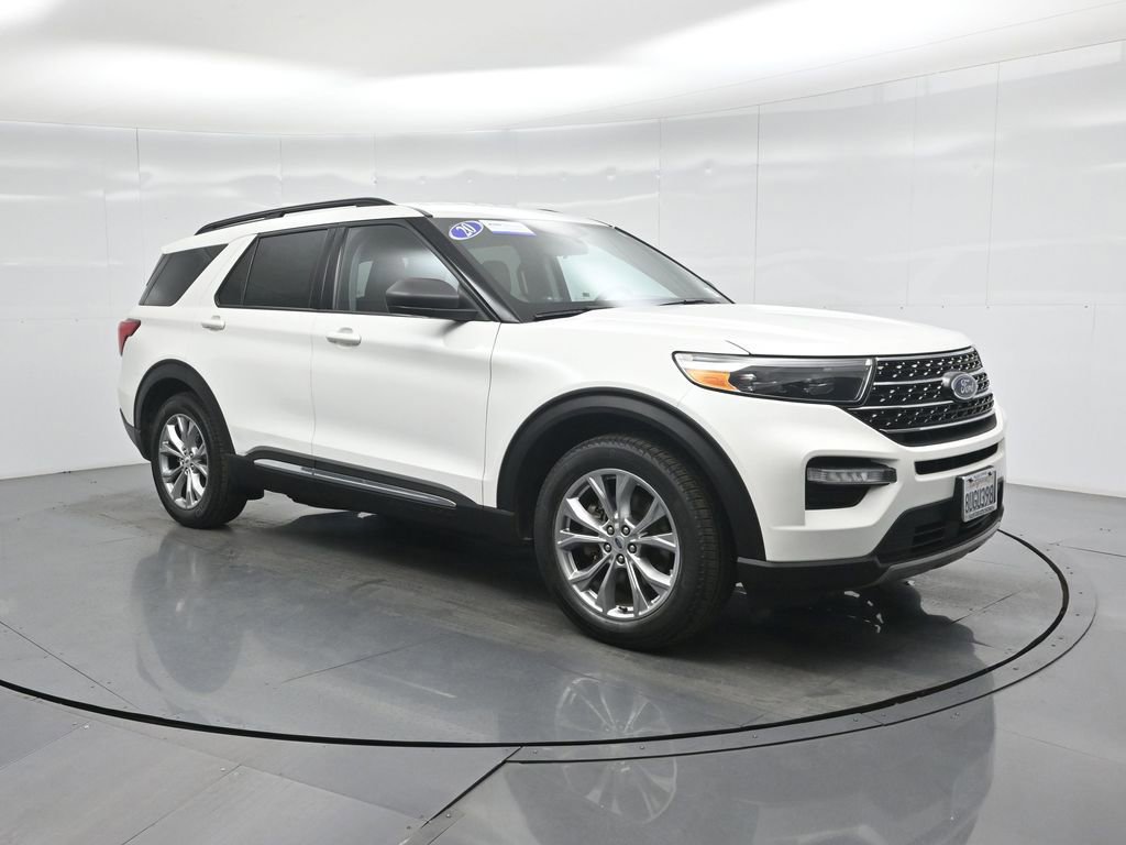 Certified 2020 Ford Explorer XLT w/ Equipment Group 202A image 8