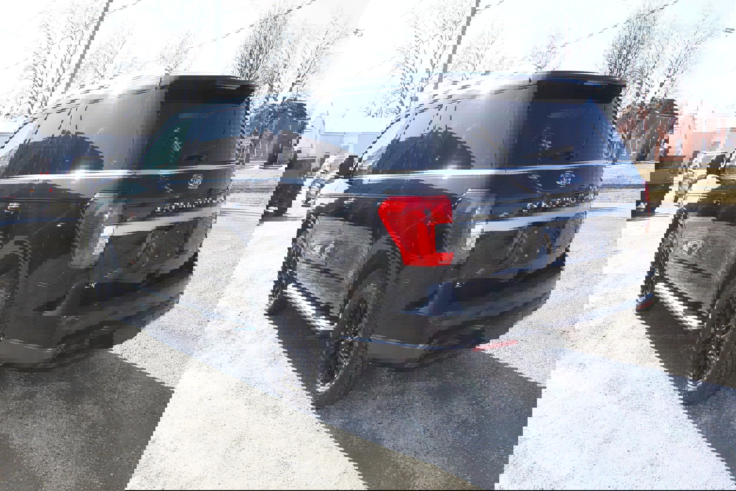 Certified 2022 Ford Expedition Max XLT image 3