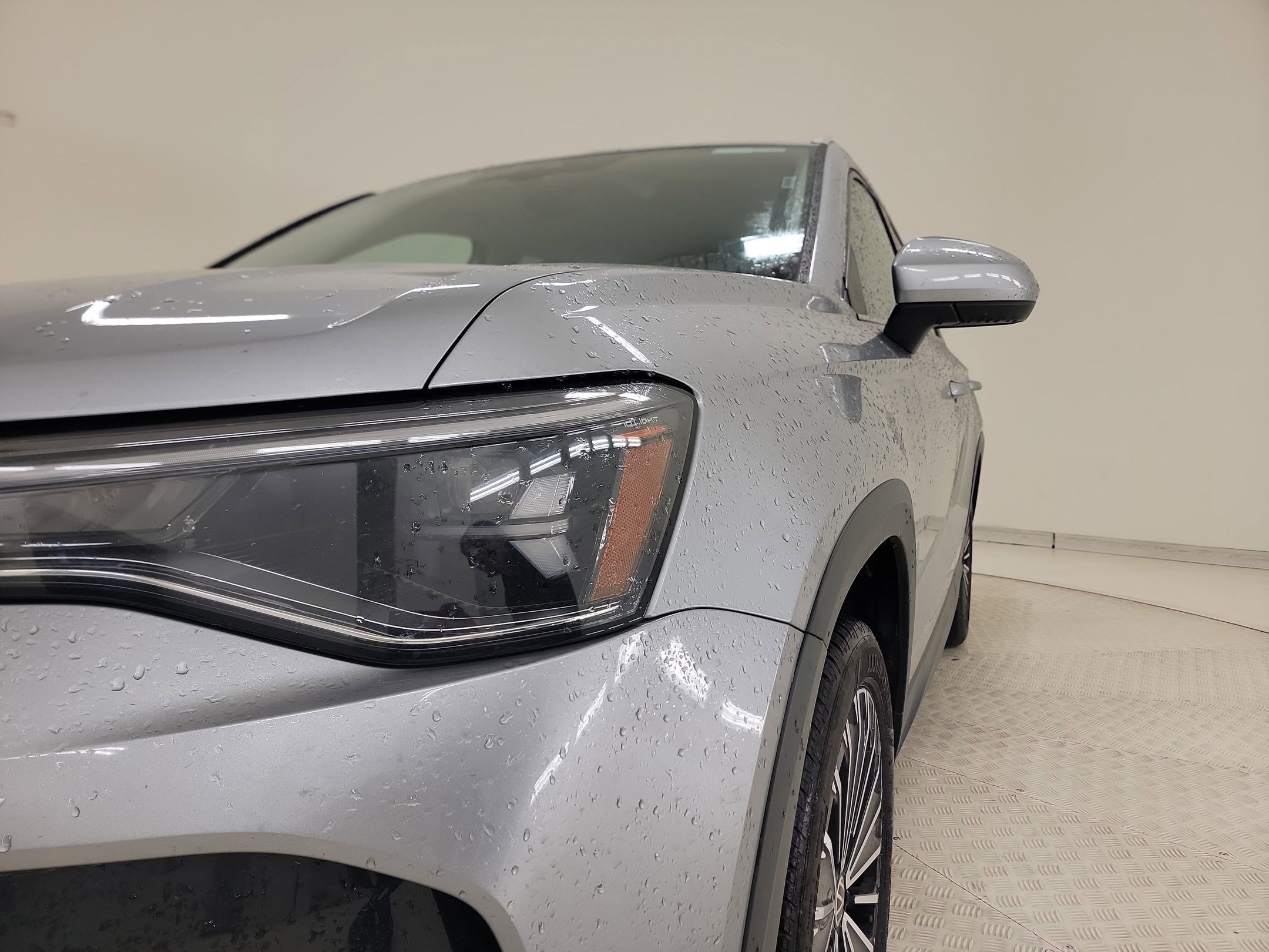 Used 2025 Volkswagen Taos SE FWD image 11