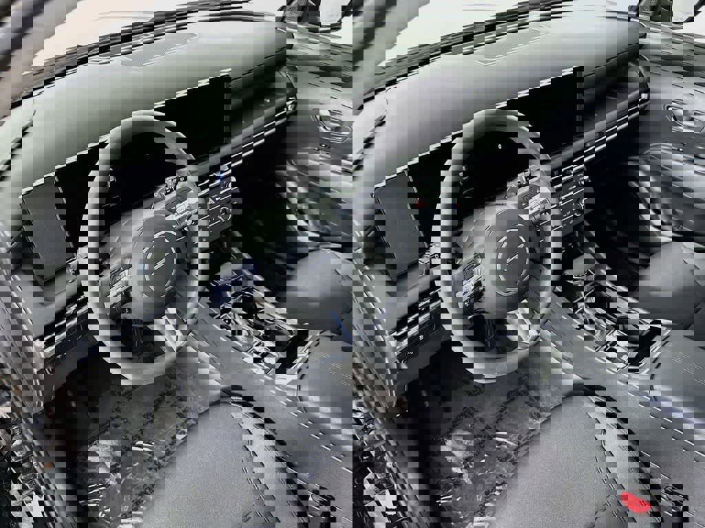 Used 2025 Hyundai Tucson SE FWD image 9