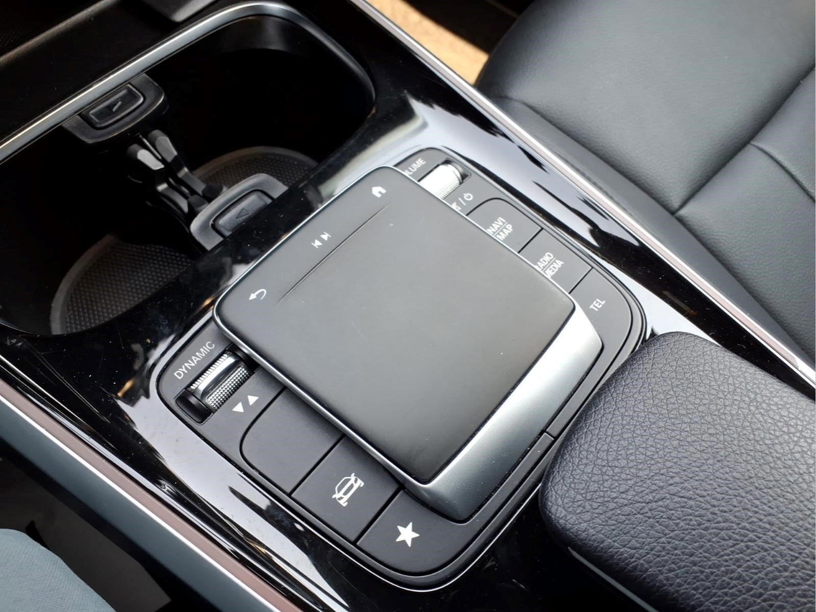 Used 2022 Mercedes-Benz GLB 250 4MATIC image 19