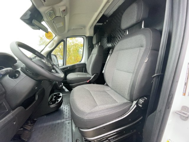 Used 2025 RAM ProMaster 2500 w/ U-Haul Equipment Group FWD image 13