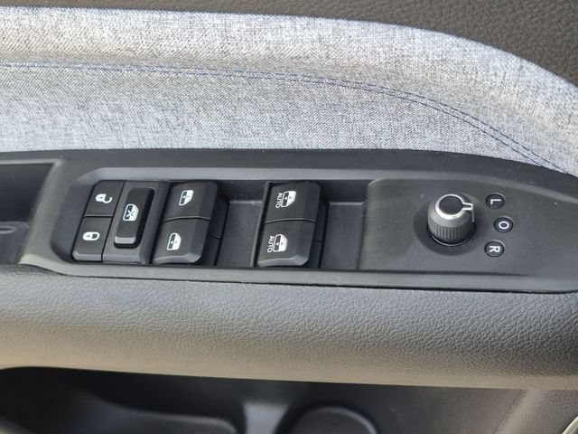 Used 2023 Jeep Compass Latitude w/ Convenience Group AWD/4WD image 15