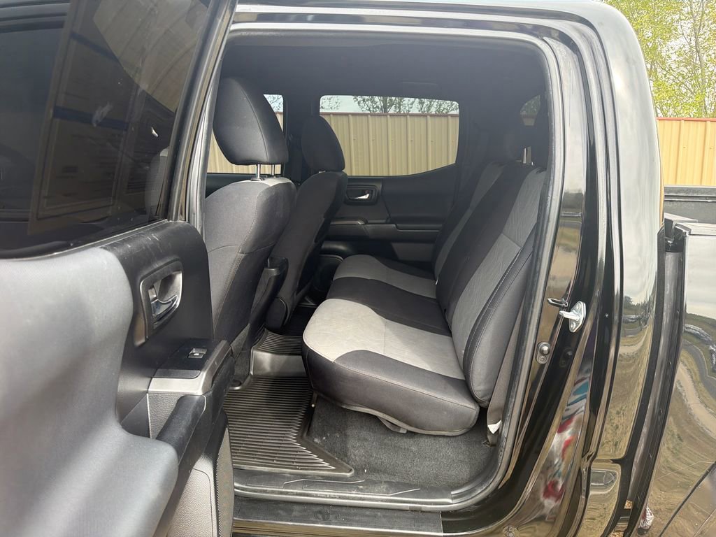 Used 2022 Toyota Tacoma TRD Sport w/ Technology Package AWD/4WD image 20