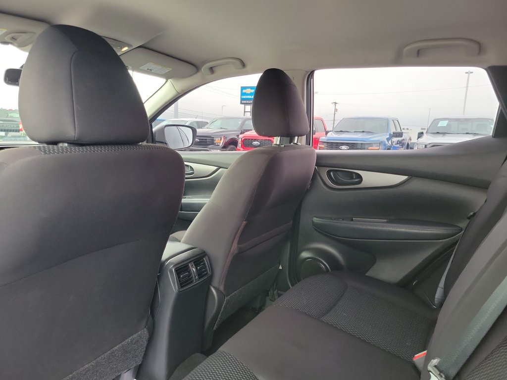 Used 2020 Nissan Rogue Sport S w/ Appearance Package AWD/4WD image 16