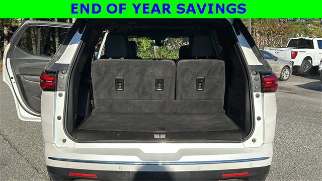 Used 2023 Chevrolet Traverse High Country image 18