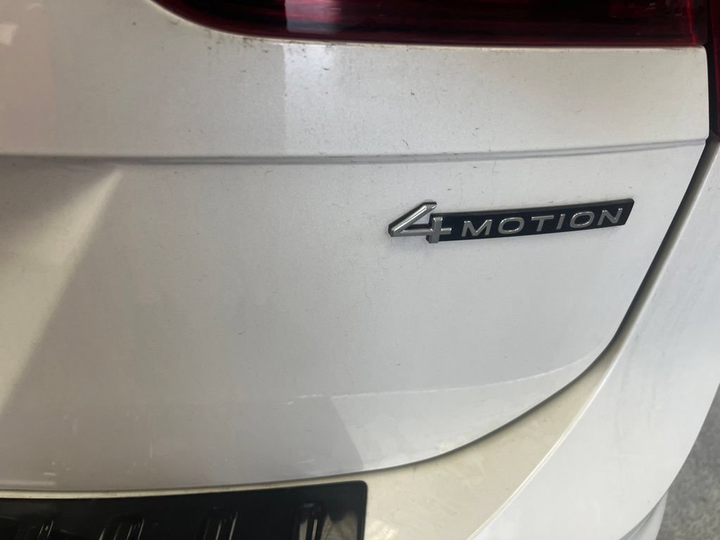 Used 2023 Volkswagen Tiguan SE R-Line AWD/4WD image 5