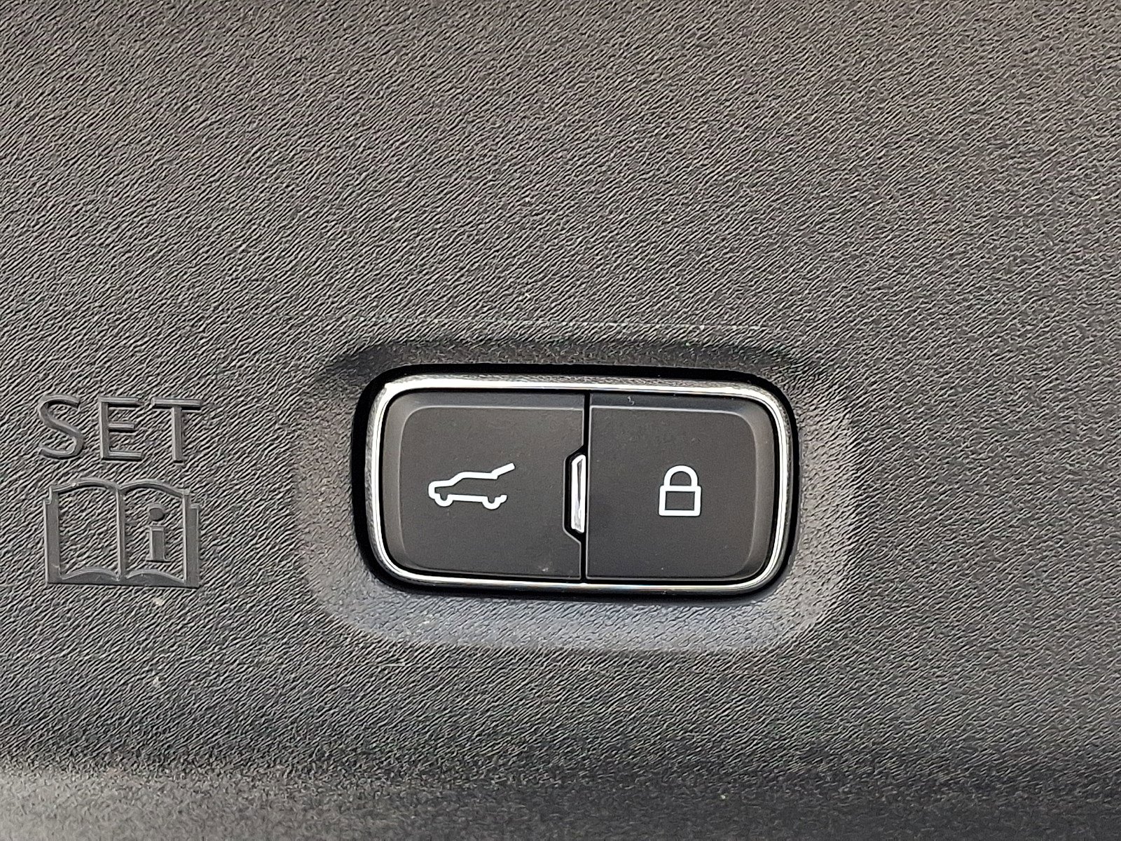 Certified 2025 Ford Expedition Active AWD/4WD image 29