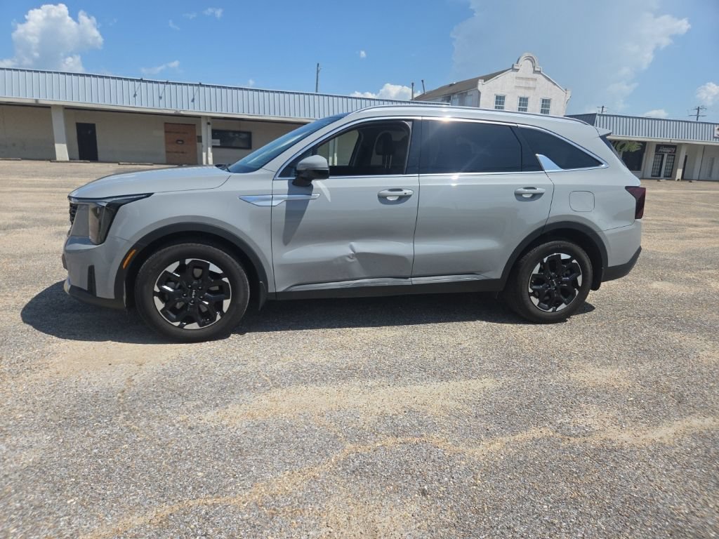 Used 2025 Kia Sorento S w/ Panoramic Sunroof Package FWD image 6