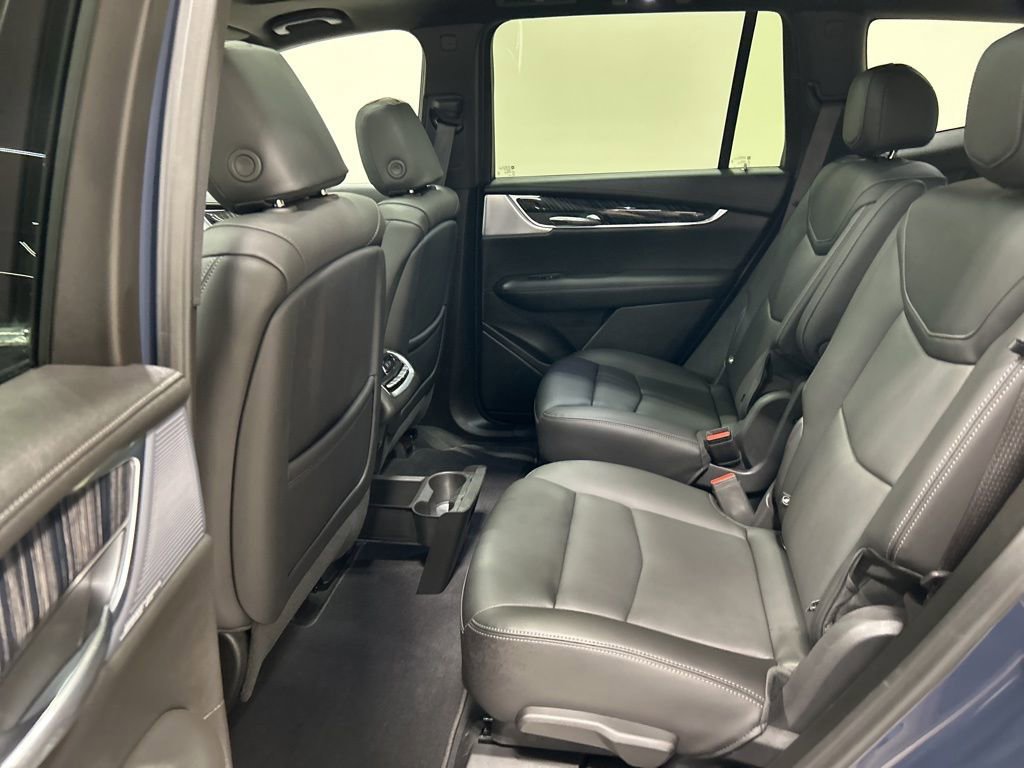 Used 2024 Cadillac XT6 Premium Luxury w/ Technology Package image 32