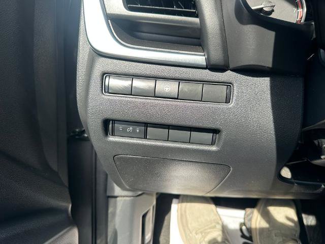 Used 2023 Nissan Rogue SV image 14