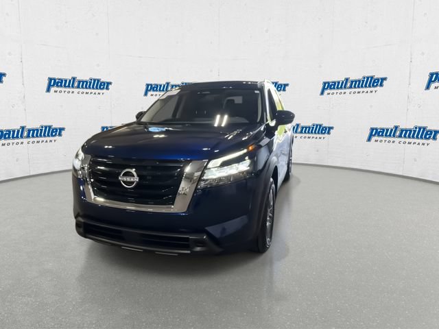 Used 2025 Nissan Pathfinder SV FWD image 4