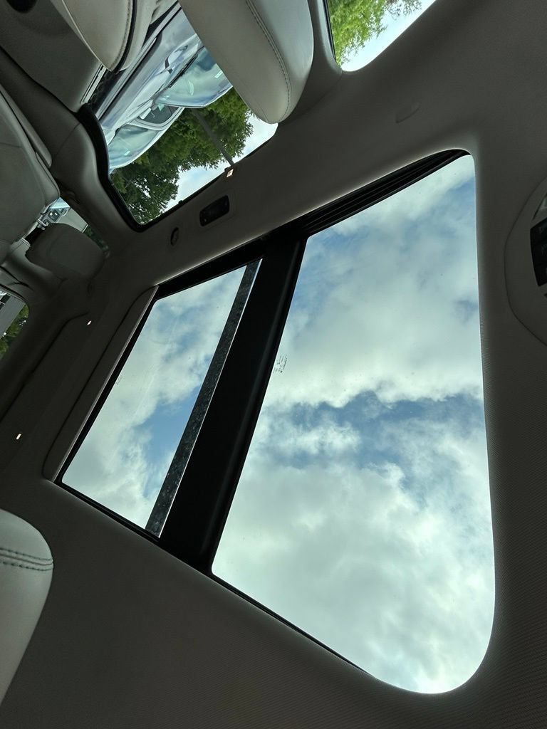 Used 2017 Chrysler Pacifica Platinum FWD image 20