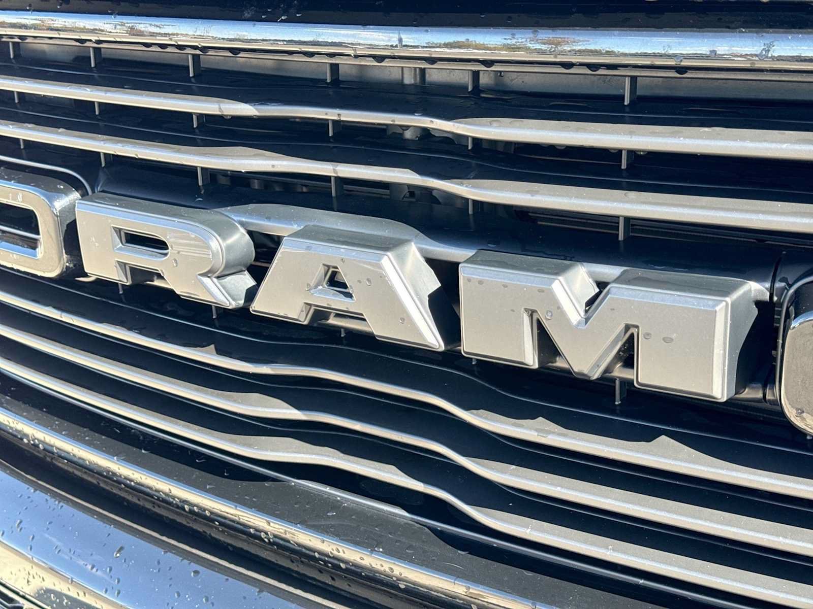 Used 2024 RAM 1500 Laramie AWD/4WD image 11