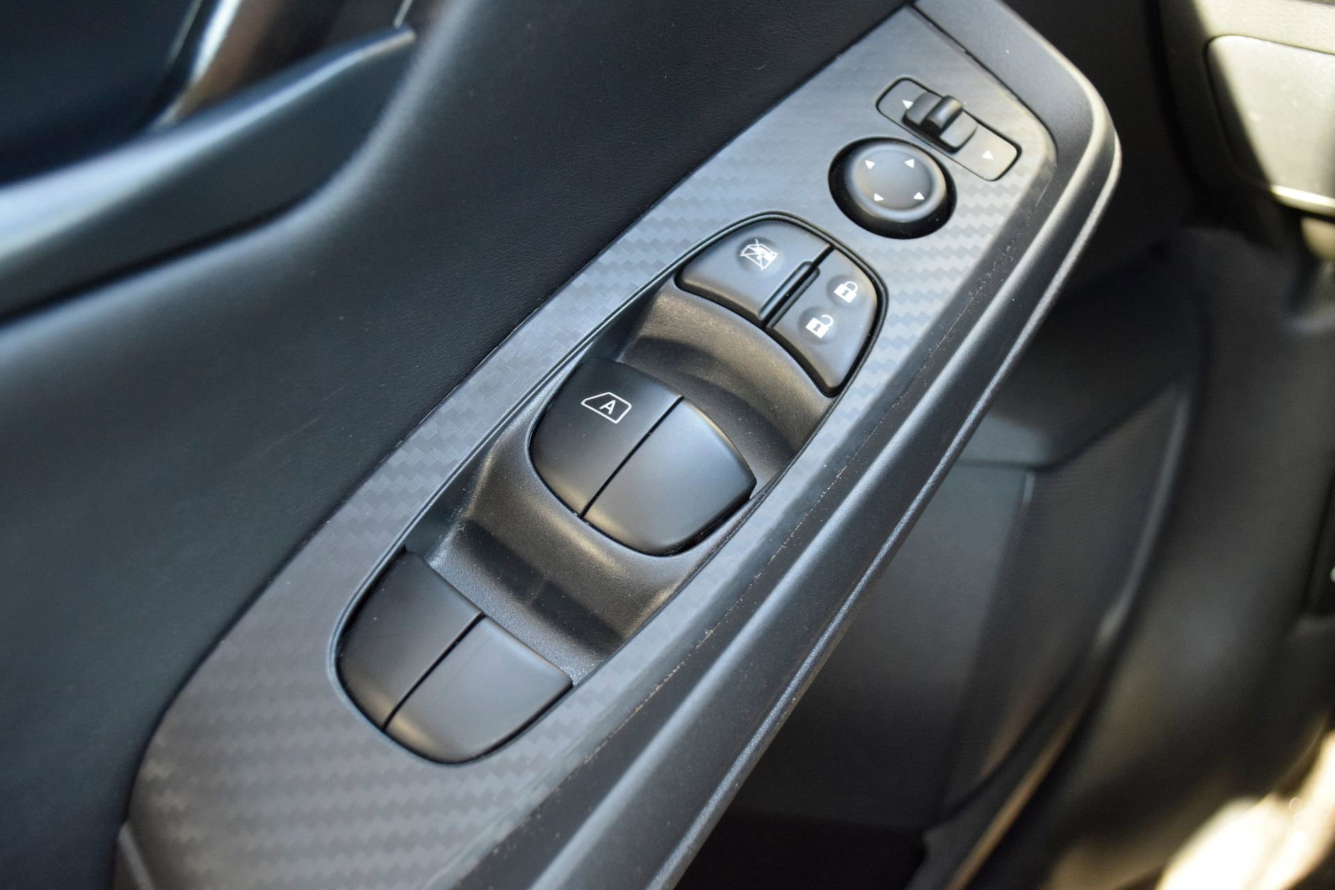 Used 2025 Nissan Sentra S image 16