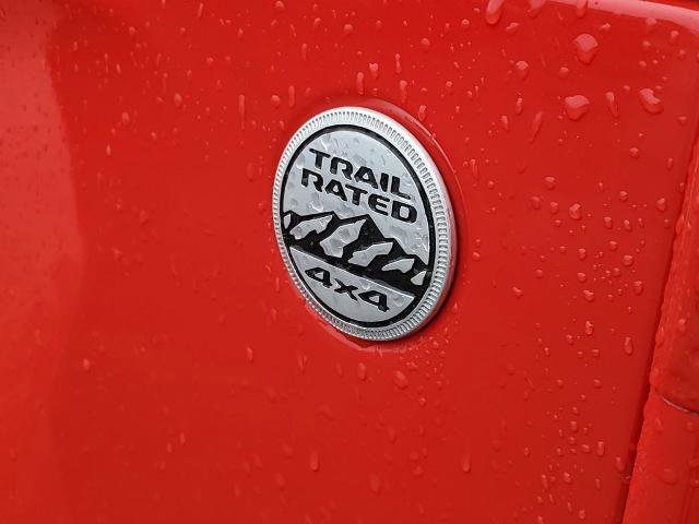 Used 2018 Jeep Wrangler Unlimited Sahara AWD/4WD image 31