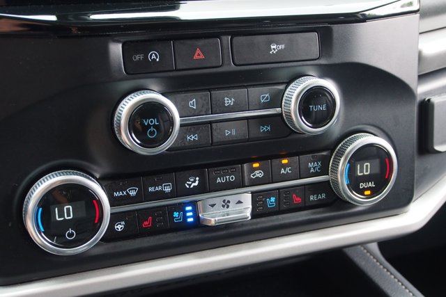 Certified 2024 Ford Expedition XLT RWD image 32