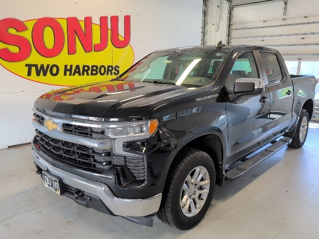 Used 2022 Chevrolet Silverado 1500 LT AWD/4WD image 1