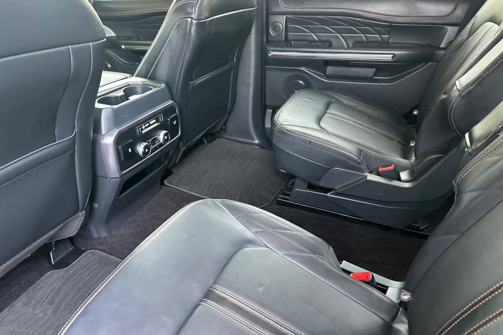 Certified 2023 Ford Expedition Platinum AWD/4WD image 4