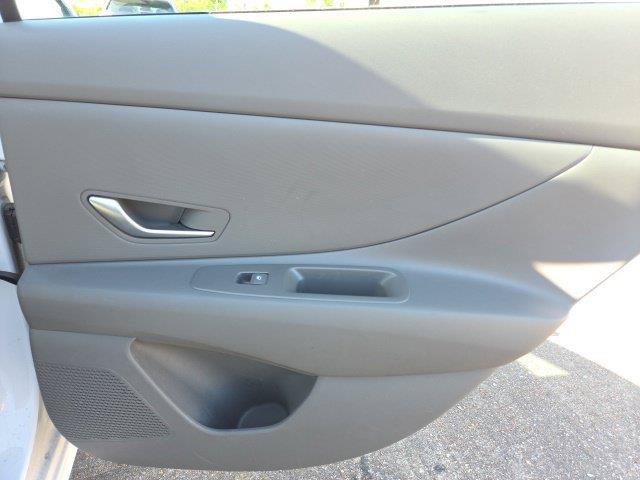Used 2024 Hyundai Elantra Blue FWD image 25
