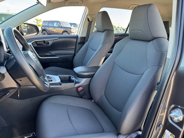 Used 2025 Toyota RAV4 LE AWD/4WD image 14