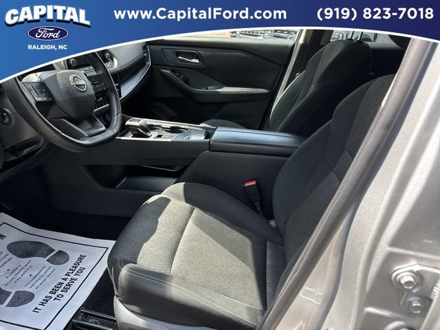 Used 2025 Nissan Rogue SV FWD image 19