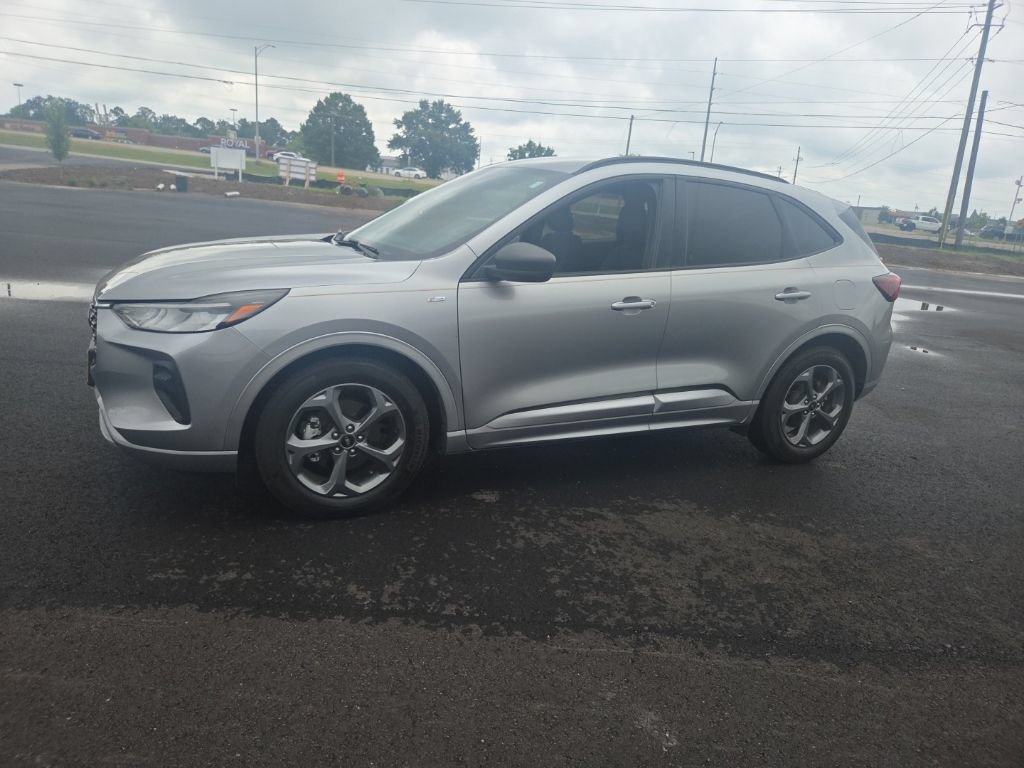 Certified 2023 Ford Escape ST-Line w/ Tech Pack #1 FWD image 5