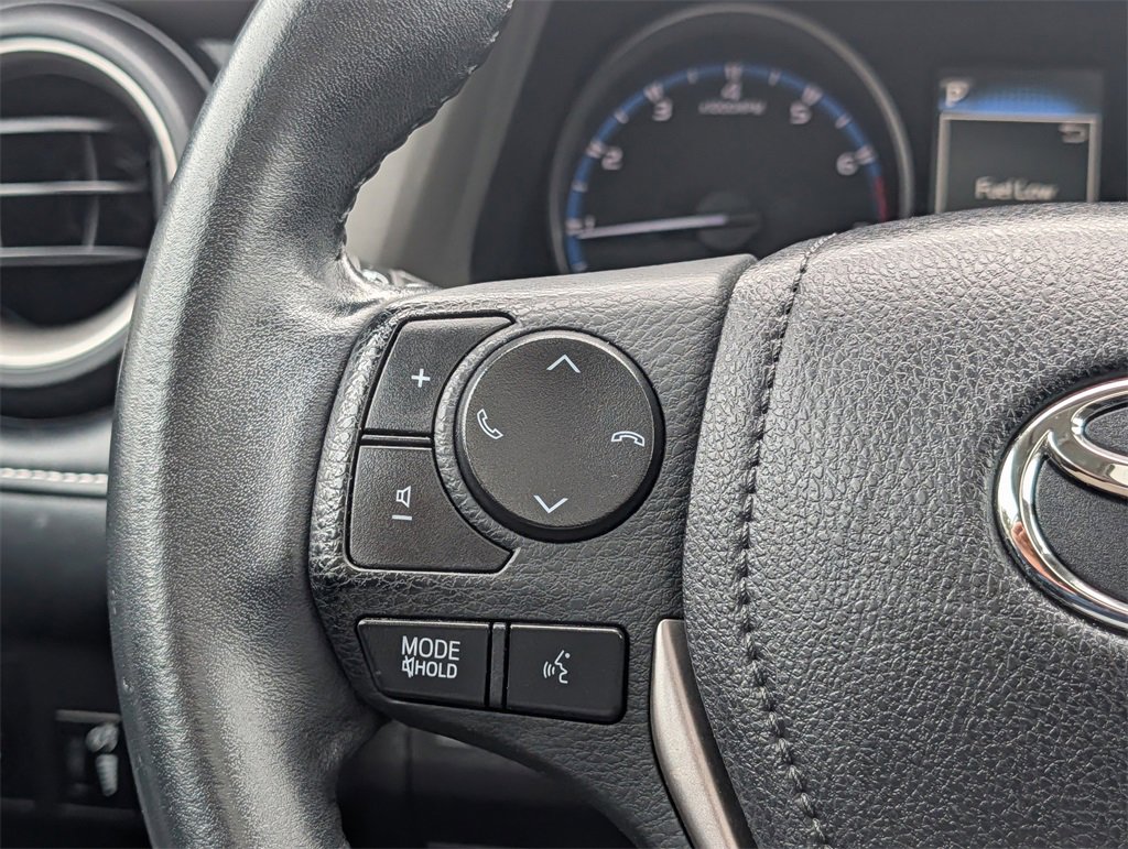 Used 2018 Toyota RAV4 XLE image 18