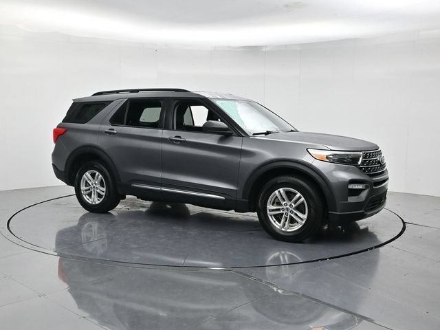 Certified 2024 Ford Explorer XLT w/ Equipment Group 202A AWD/4WD image 3