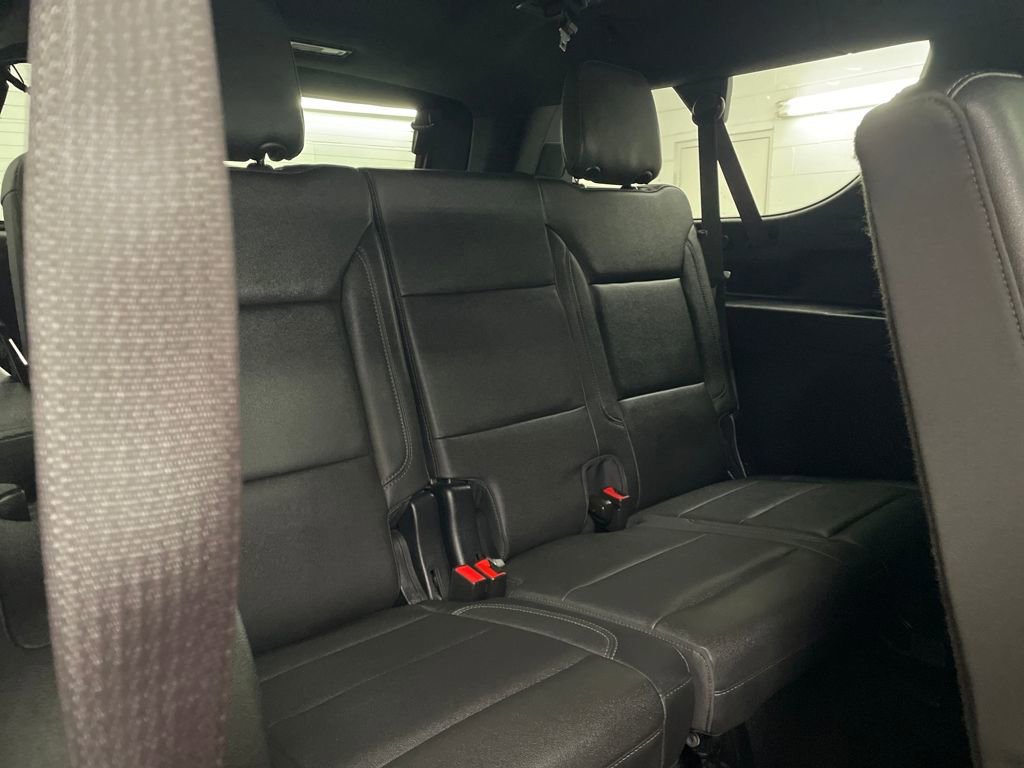 Used 2023 Chevrolet Suburban Z71 w/ Luxury Package image 31