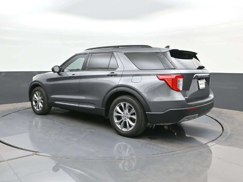 Certified 2022 Ford Explorer XLT w/ Equipment Group 202A RWD image 5