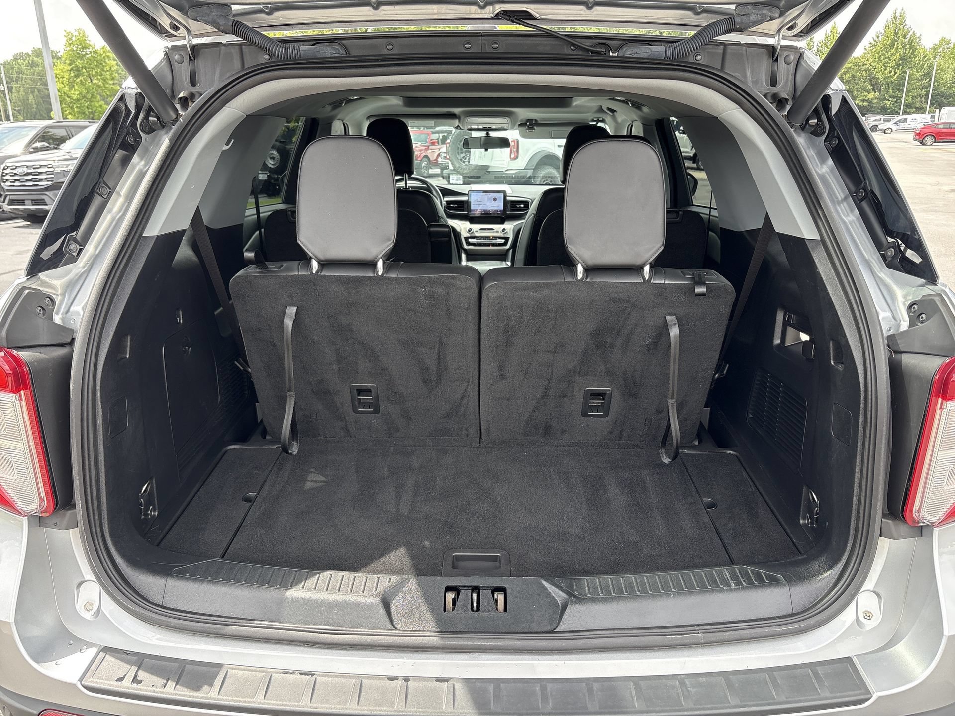 Certified 2023 Ford Explorer XLT w/ Equipment Group 202A AWD/4WD image 26