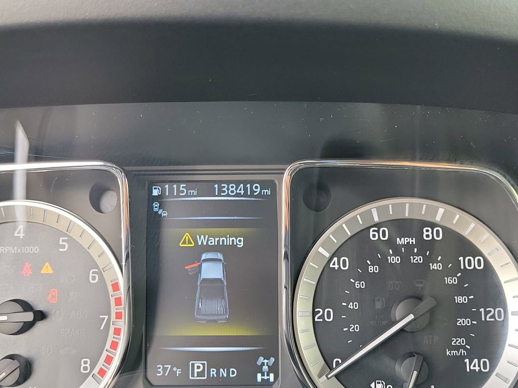 Used 2017 Nissan Titan SL image 26