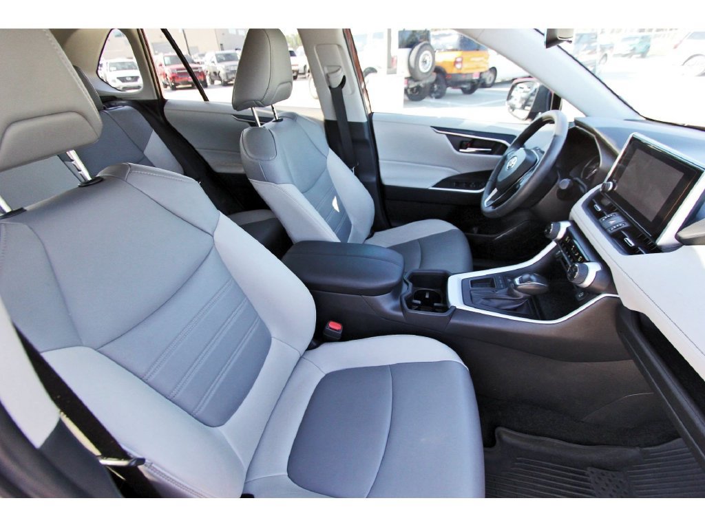 Used 2024 Toyota RAV4 XLE Premium FWD image 32