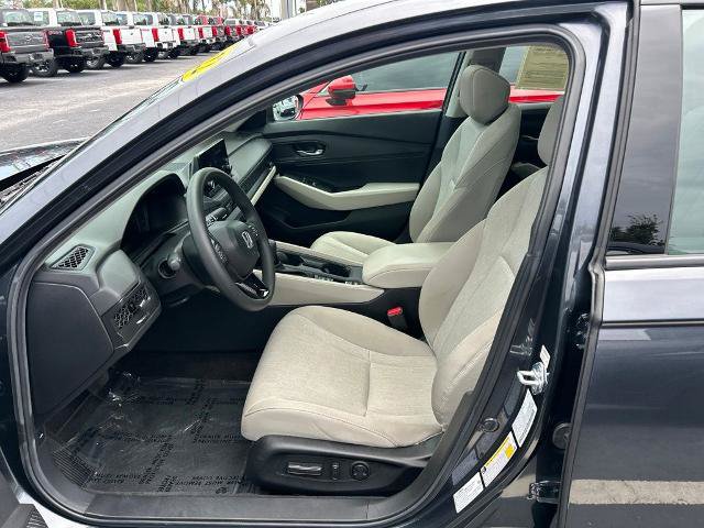 Used 2025 Honda Accord SE image 15