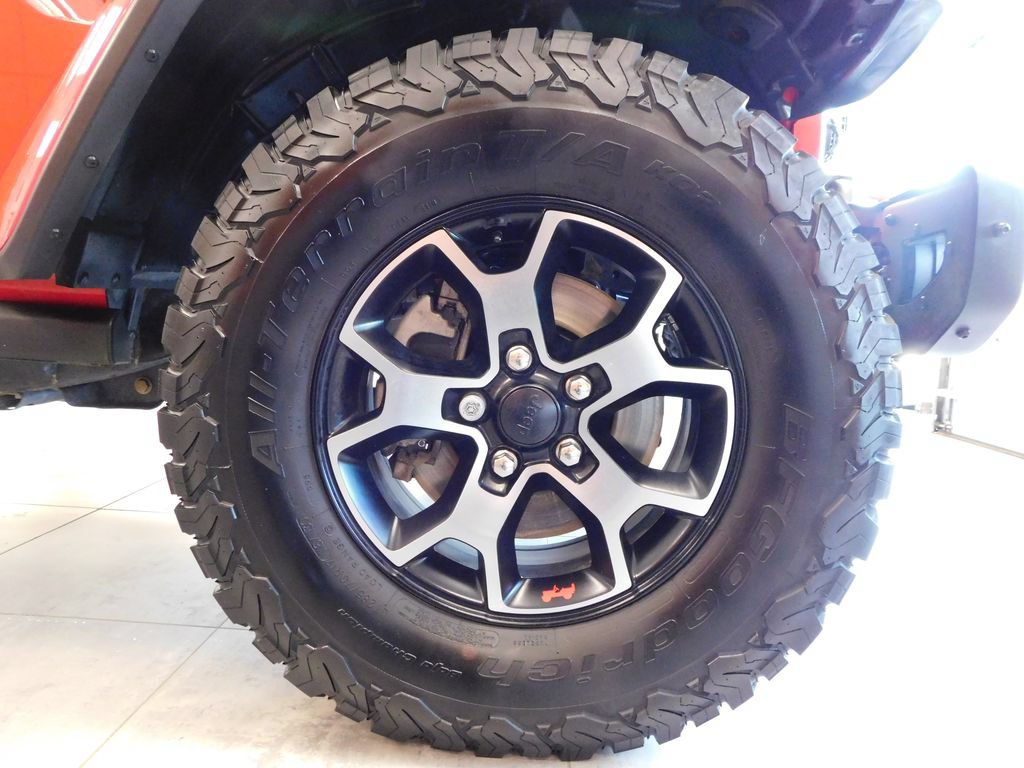 Used 2020 Jeep Wrangler Unlimited Rubicon w/ Dual Top Group AWD/4WD image 13