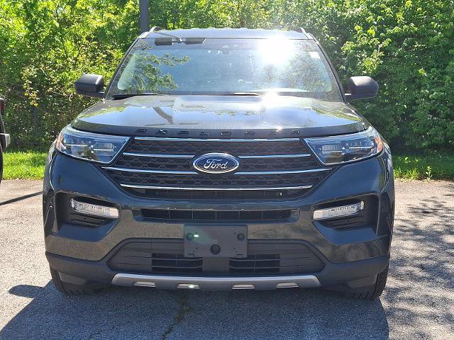 Certified 2022 Ford Explorer XLT w/ Equipment Group 202A AWD/4WD image 2