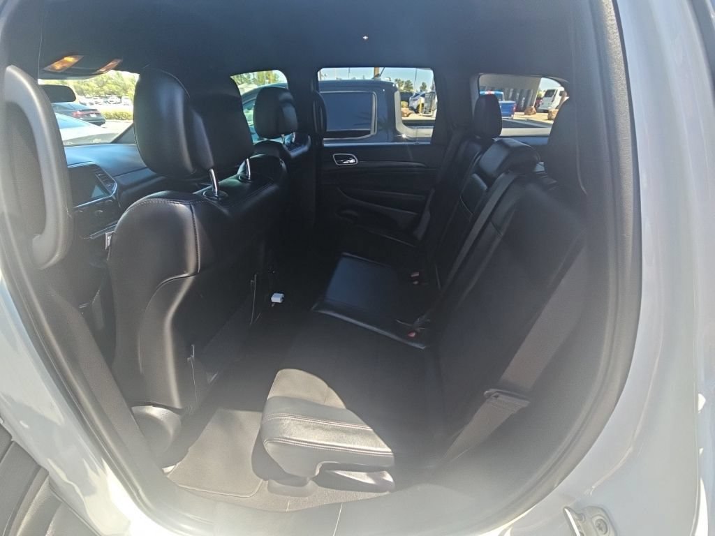 Used 2021 Jeep Grand Cherokee Laredo X RWD image 3