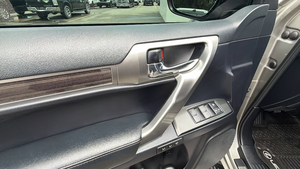 Used 2023 Lexus GX 460 Premium AWD/4WD image 13
