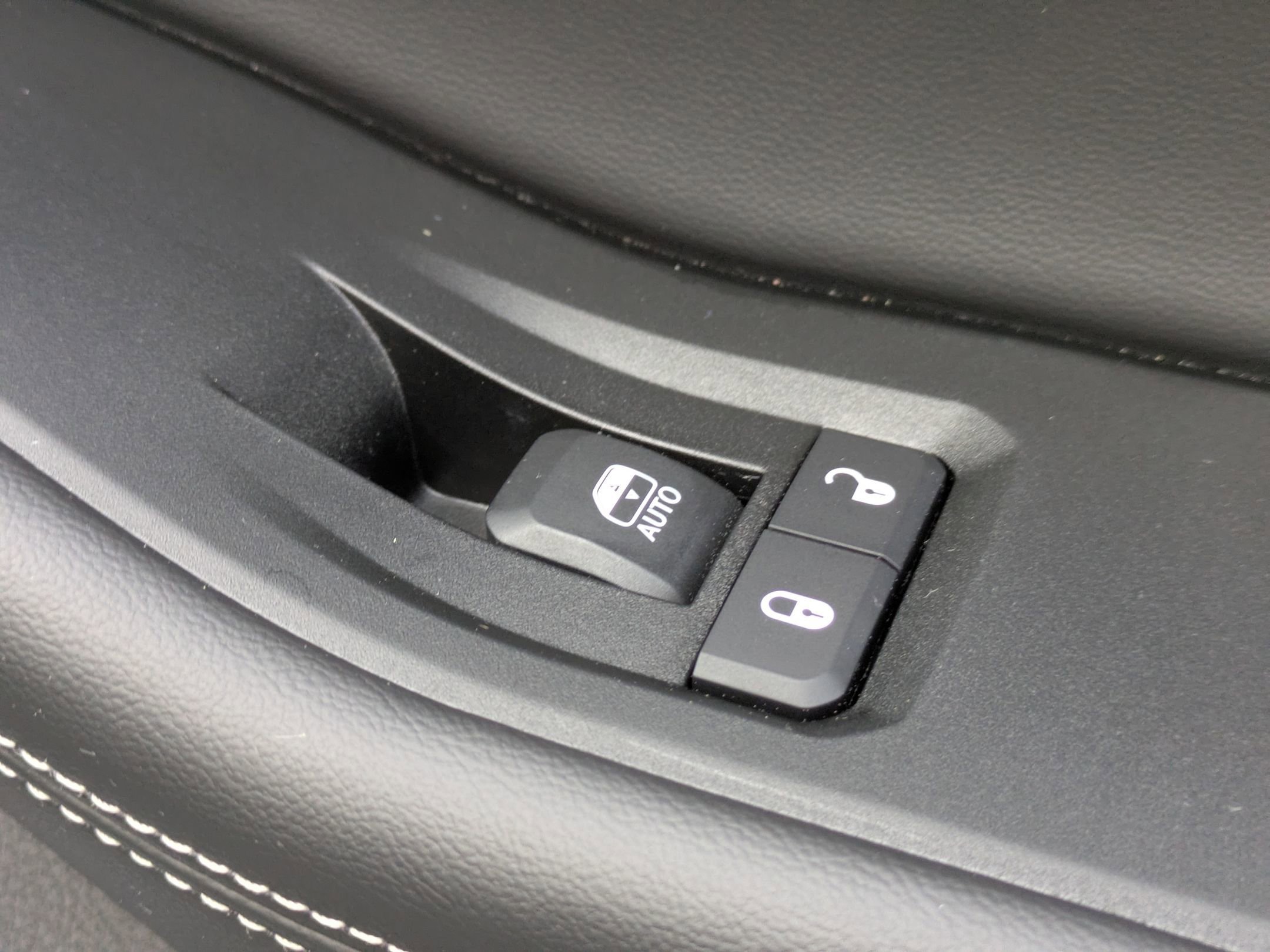 Used 2025 Jeep Grand Cherokee Laredo w/ Luxury Tech Group I image 35